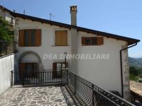 Casa indipendente in vendita a Ovindoli(AQ)