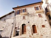 Casa indipendente in vendita a Rocca di Mezzo(AQ)