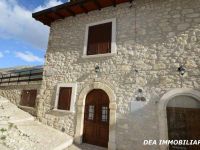 Casa indipendente in vendita a Ovindoli(AQ)