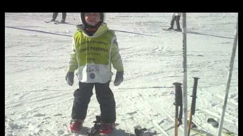 Il principino Filippo e' arrabbiato, vuole sciare non fare le foto. Passo del Tonale gennaio 2012