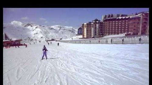 Mihaela skiing