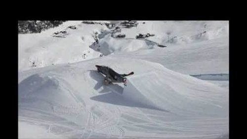 Snowpark Livigno: atterrato un cacciabombardiere!