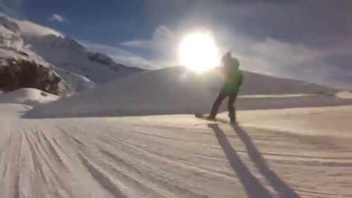 Val Thorens snowboarding with friends !