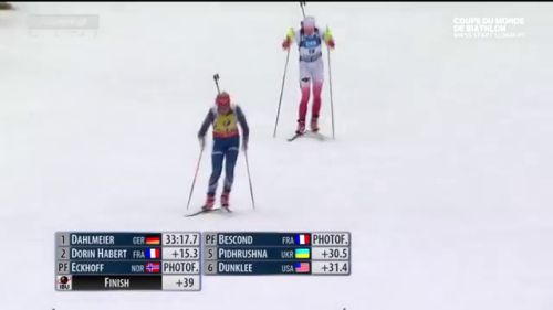 Arrivée du cch bescond anaïs - coupe du monde de biathlon - mass start 12,5km (f)