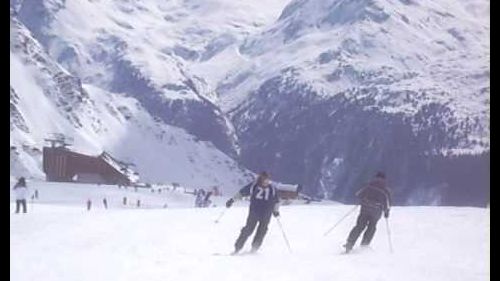 Ally and Dougie skiing - Verbier