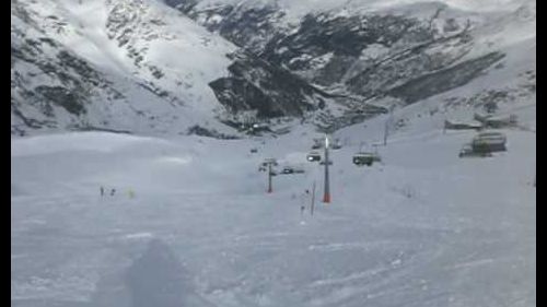 me skiing down in saas fee