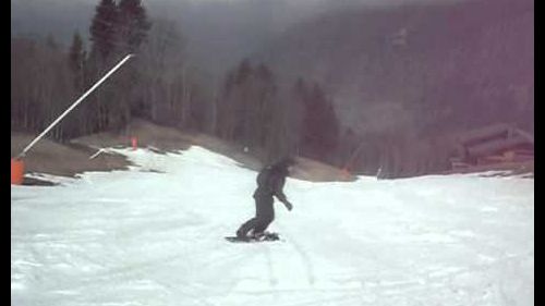 Mike snowboarding easy down Les Houches.AVI