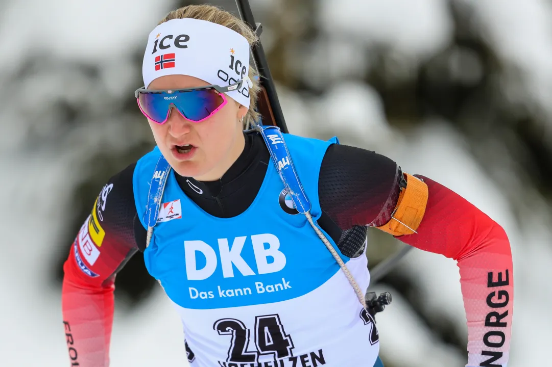 Marte Olsbu Roeiseland domina la Sprint di Oberhof, Wierer quarta