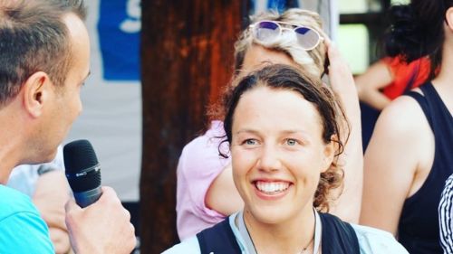 La diagnosi è peggiore del previsto per Nastasia Noens: frattura alla tibia e tre mesi di stop, la stagione è quasi persa