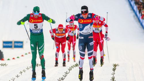 Klaebo c'è e vince la Mass Start di Val di Fiemme, secondo un immenso De Fabiani