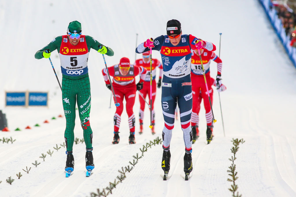 Klaebo c'è e vince la Mass Start di Val di Fiemme, secondo un immenso De Fabiani