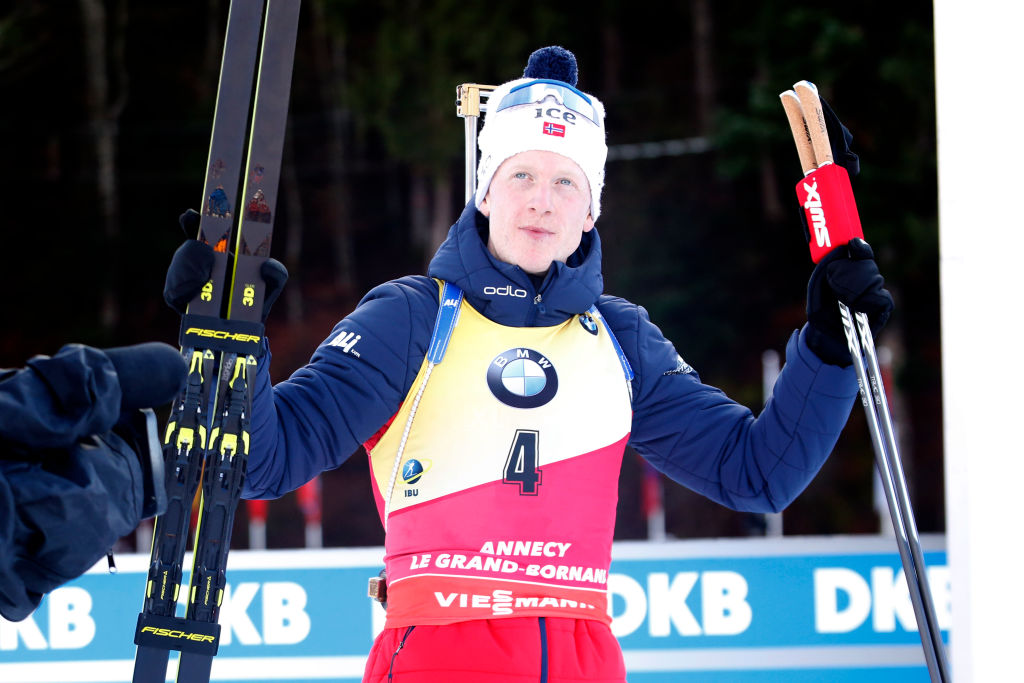 Johannes Boe spadroneggia nella Mass Start di Le Grand Bornand