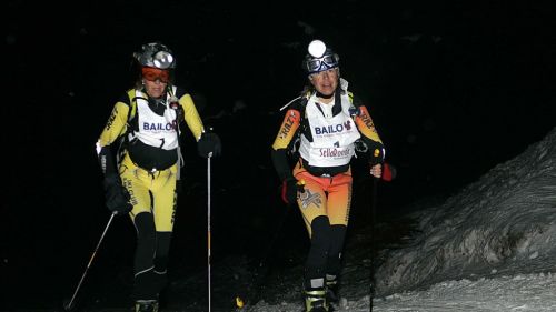 Su e giù dai passi dolomitici in notturna: La 15.a Sellaronda Skimarathon parte da Canazei