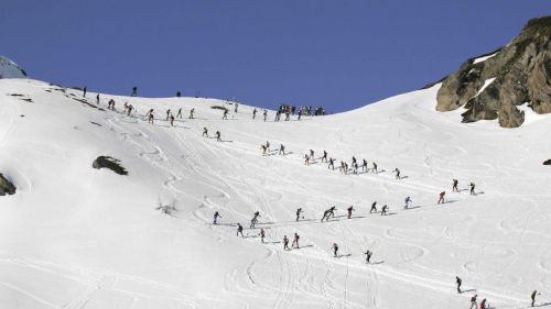 la prima salita della gara (© Canon Newspower)