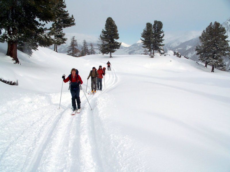 abbiamo superato il rifugio e ci dirigiamo verso il colle Bousson