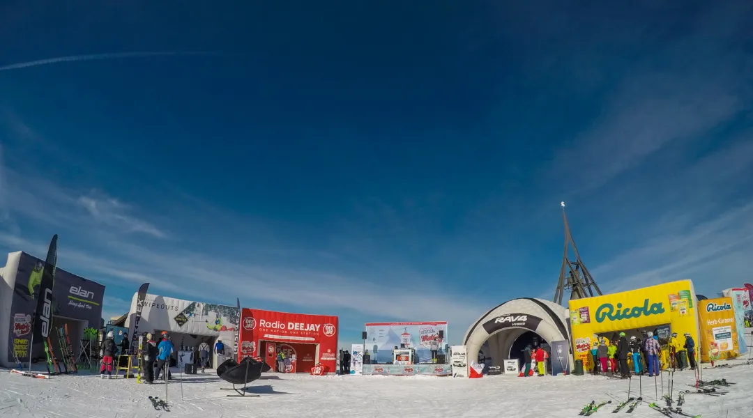 Il BANCOMAT Pay Vertical Winter Tour 2022 fa sosta a Pila