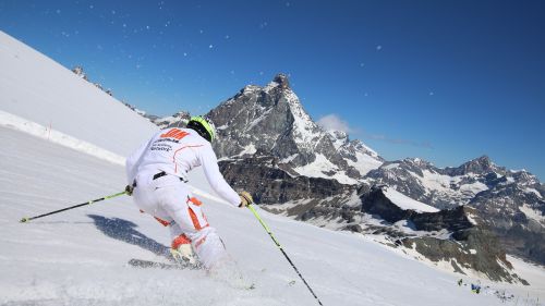 Da maggio a settembre tornano i corsi sci della Jam Session a Cervinia e Les 2 Alpes