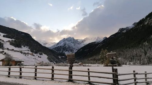 Imbiancata nella notte la Valle Aurina. Nelle prossime ore neve sugli Appennini sopra i 1300 metri