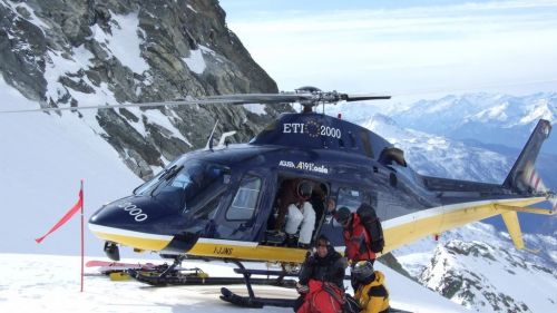 Heliski, la discesa che inizia dalle nuvole