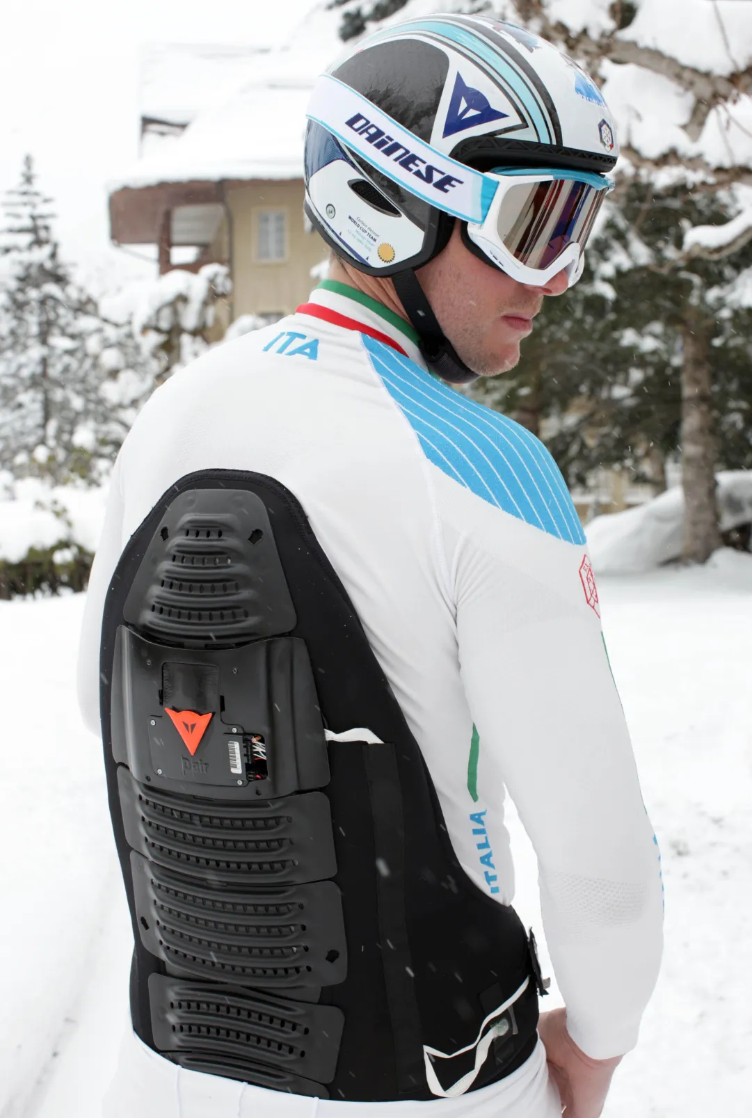 back protector with inertial platform