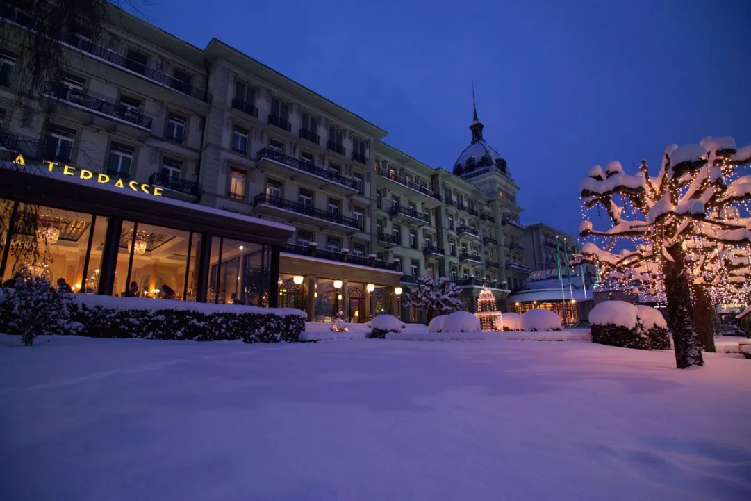 Esterno dell'hotel in inverno