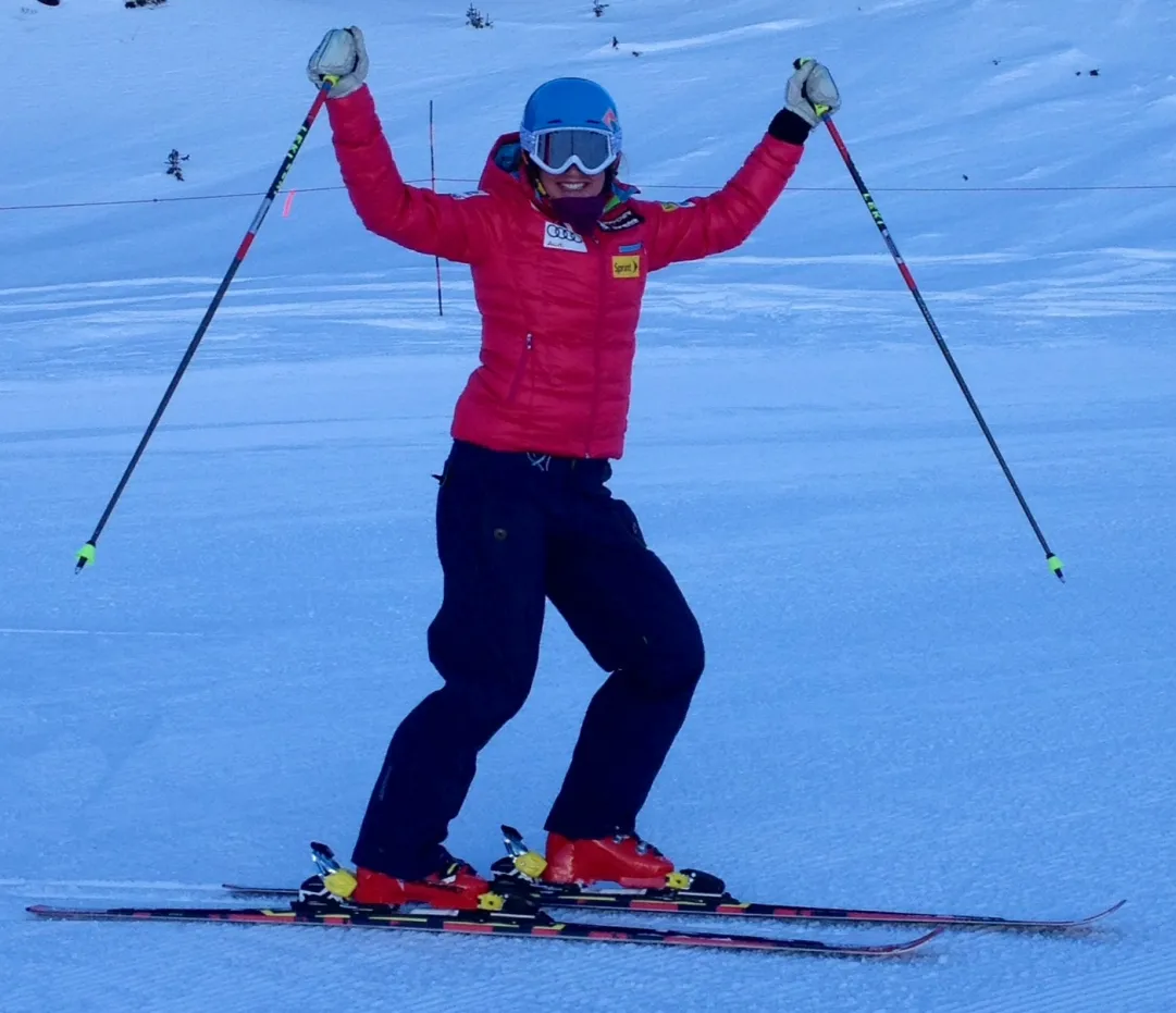 Alice McKennis è tornata sugli sci dopo il terribile incidente di Garmisch!