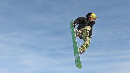 Freestyle Snowboarder al Jägermeister Vertical Tour