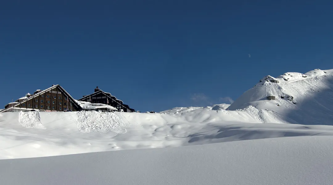 Con la dama bianca che ricopre il Passo dello Stelvio si aprono le prenotazioni per Pirovano Winter Party