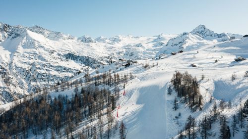 La Thuile: una primavera che profuma d’inverno tra grande sci e l’anima wild del Monte Bianco