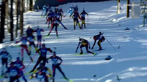 Lou Jeanmonnot, caduta nel 1° giro! Contatto con Vanessa Voigt, le due perdono terreno: rivivi il momento durante la Mass Start di Kontiolahti