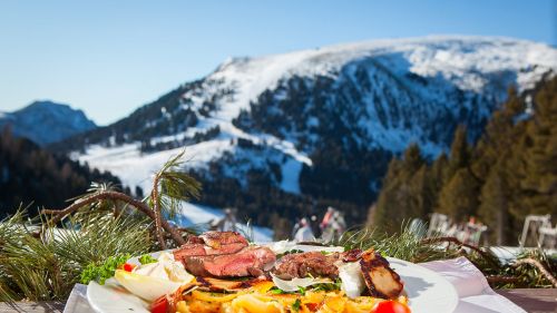 Beef & Snow: in Val d'Ega la rinomata Carne di manzo delle dolomiti si celebra sulla neve