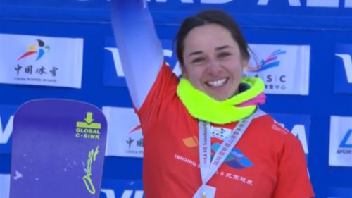 Tripudio azzurro a Yanqing: Lucia Dalmasso canta a squarciagola l'inno di Mameli dopo il trionfo nello snowboard