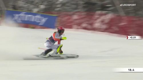 Dürr spinge nel finale, prima manche dello slalom in testa, il video