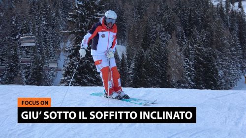 GIU SOTTO IL SOFFITTO INCLINATO - Corso sci