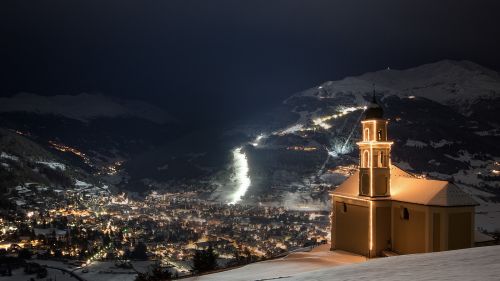 Sci notturno a Bormio, la pista Stelvio si accende per una discesa sotto le stelle