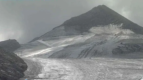 Bandiera bianca al Ghiacciaio dello Stelvio, da oggi lo sci estivo chiuso in attesa di precipitazioni