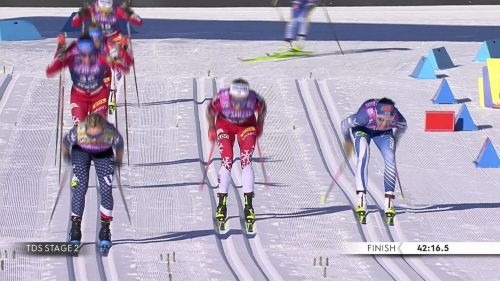 Jessie Diggins il bis al Tour de Ski a Dobbiaco: volata imperiale nella 15 km mass start, video dell'arrivo