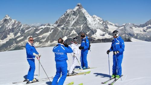 Ski Tester sulla Gobba di Rollin a Cervinia