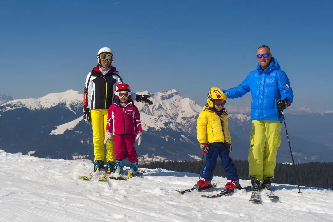 family - famiglia sulla neve all'Alpe Cimbra