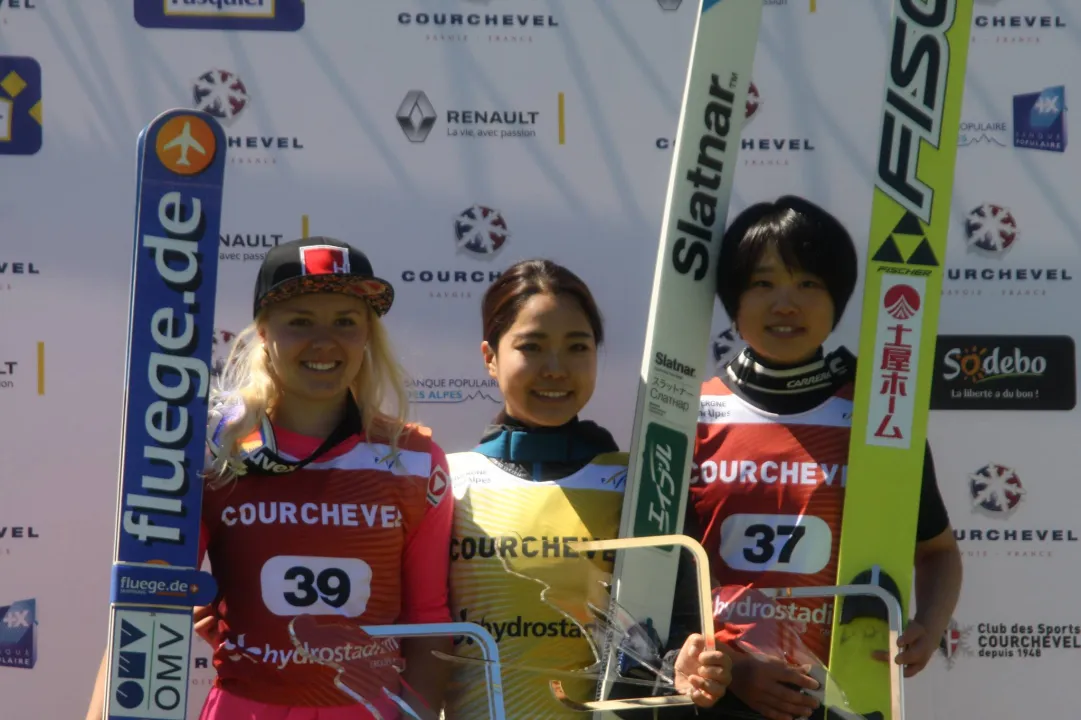 Sara Takanashi domina l'ouverture del Summer Grand Prix. 7^ Elena Runggaldier