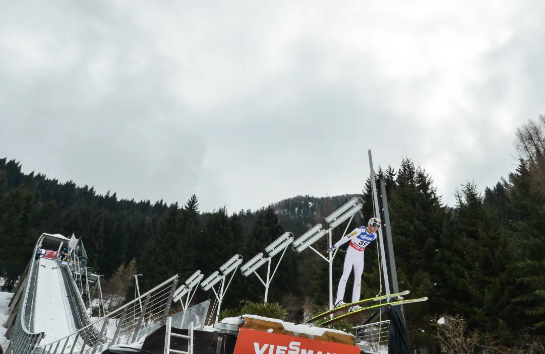 Håvard Klemetsen vince il segmento di salto nella prima gundersen di Schonach