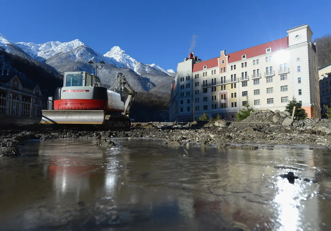 Sochi sott'acqua, ma gli impianti olimpici sono salvi