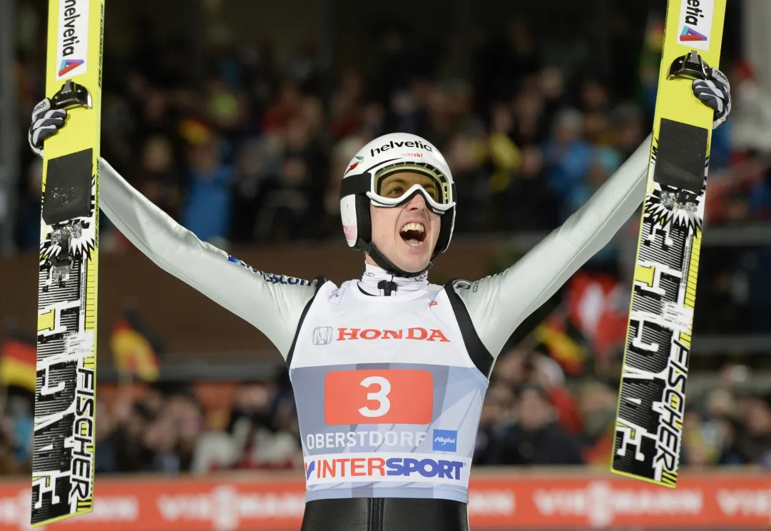 Simon Ammann vince a Oberstdorf la tappa inaugurale della Tournée dei 4 trampolini