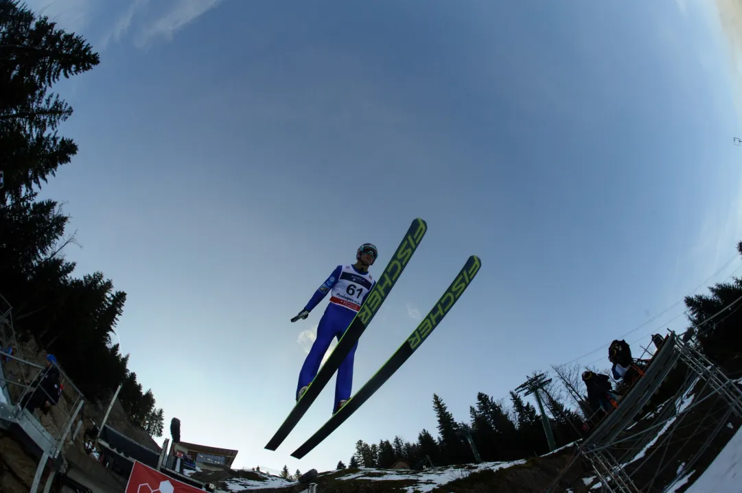 Eric Frenzel in testa dopo il segmento di salto della seconda tappa