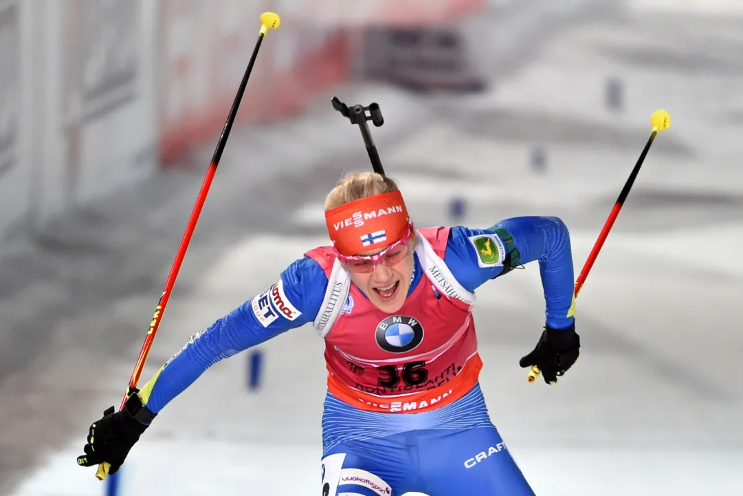 Kaisa Mäkäräinen vince la sprint di Khanty-Mansiysk e riapre la Coppa del Mondo. Wierer 5^, Oberhofer 7^