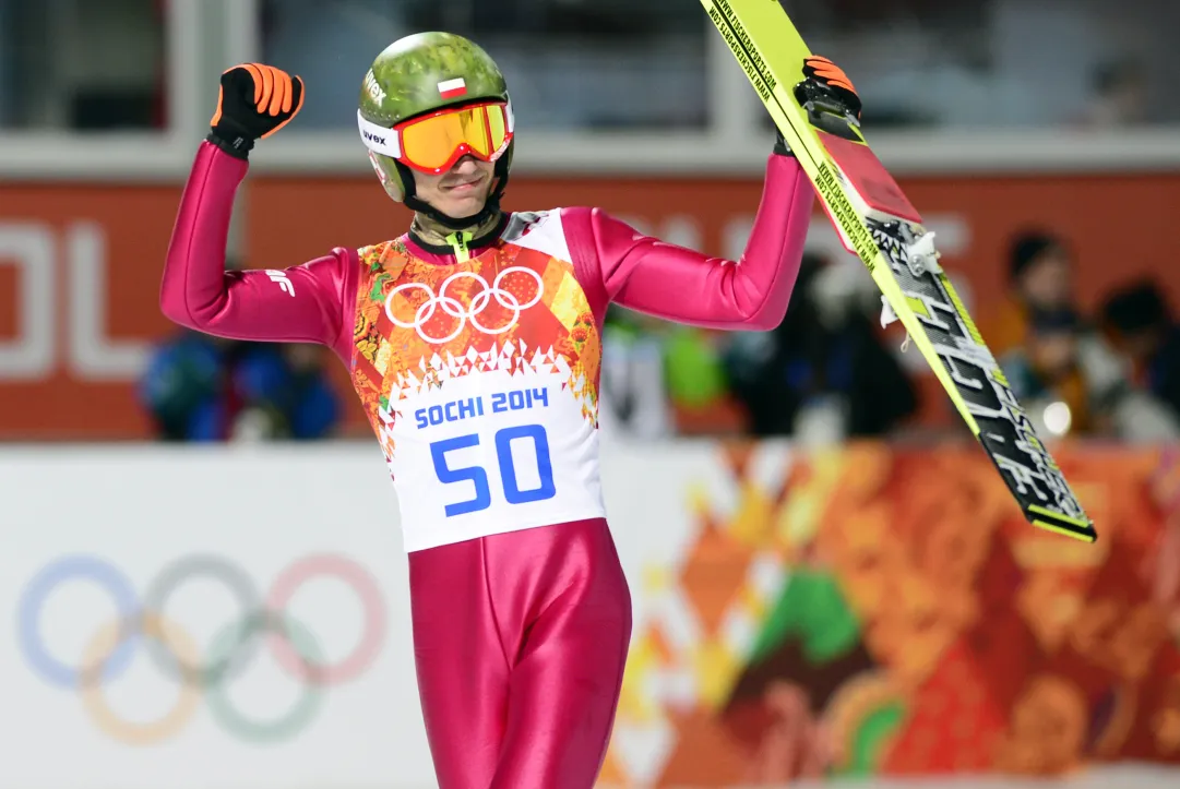 Kamil Stoch polverizza la concorrenza, è medaglia d'oro. Prevc storico argento