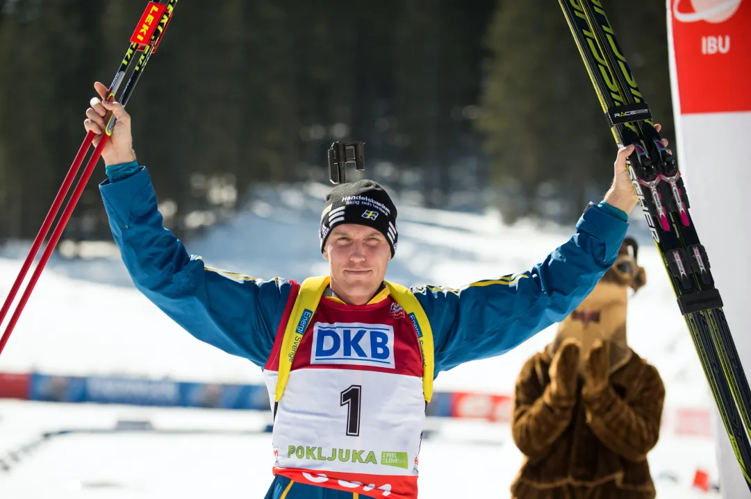 Björn Ferry vince una mass start trasformata in 'gara di tiro'. Bel gesto di Martin Fourcade