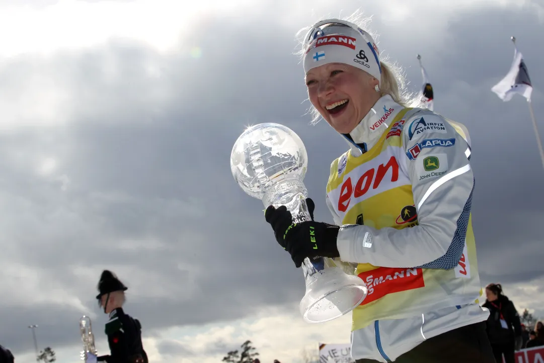 Kaisa Mäkäräinen vince la Coppa del Mondo femminile in una tesissima ultima gara