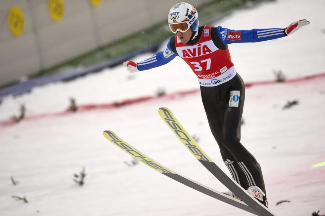 Daniel Andre Tande fa saltare il banco nell'ouverture di Klingenthal