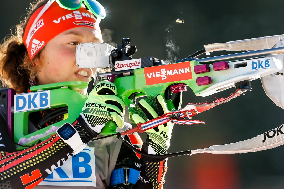 Laura Dahlmeier si prende la rivincita su Dorin Habert e vince l'inseguimento di Pokljuka